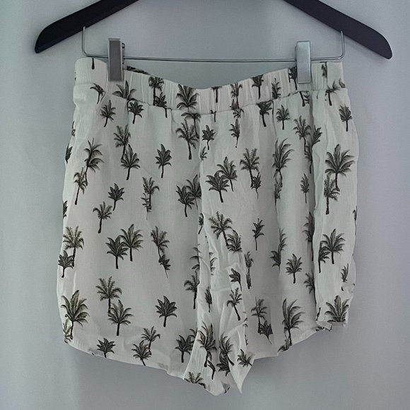 Palm Tree Print Forever 21 Shorts - Picture 2 of 3